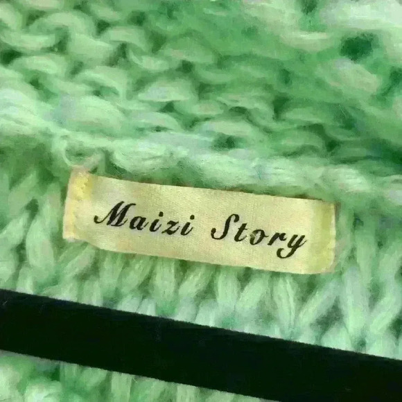 WOMEN'S COWL  WOLL SWEATER - Picture 2 of 5